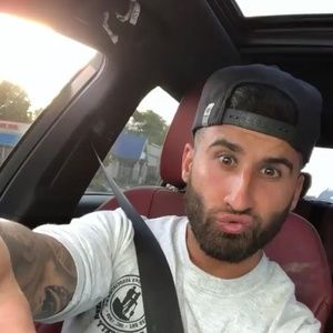 Meet your Posher, Luis